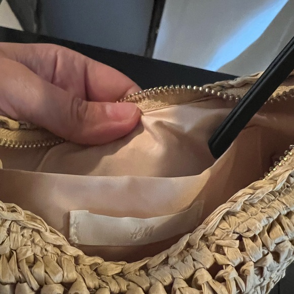 H&M Tan Woven Shoulder Bag - Picture 3 of 3